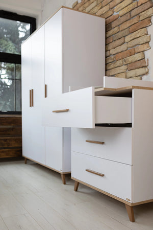 Faktum Flip White & Oak full nursery bedroom