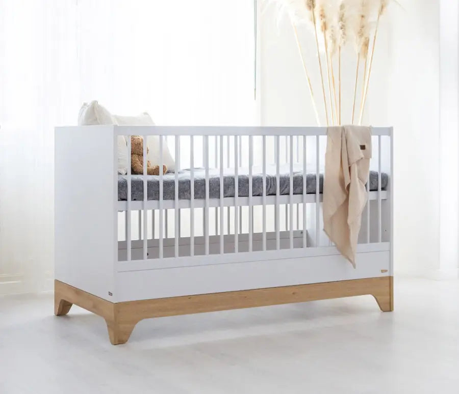 Faktum Lumina White Convertible Baby & Junior Cot – Adjustable Mattress Base