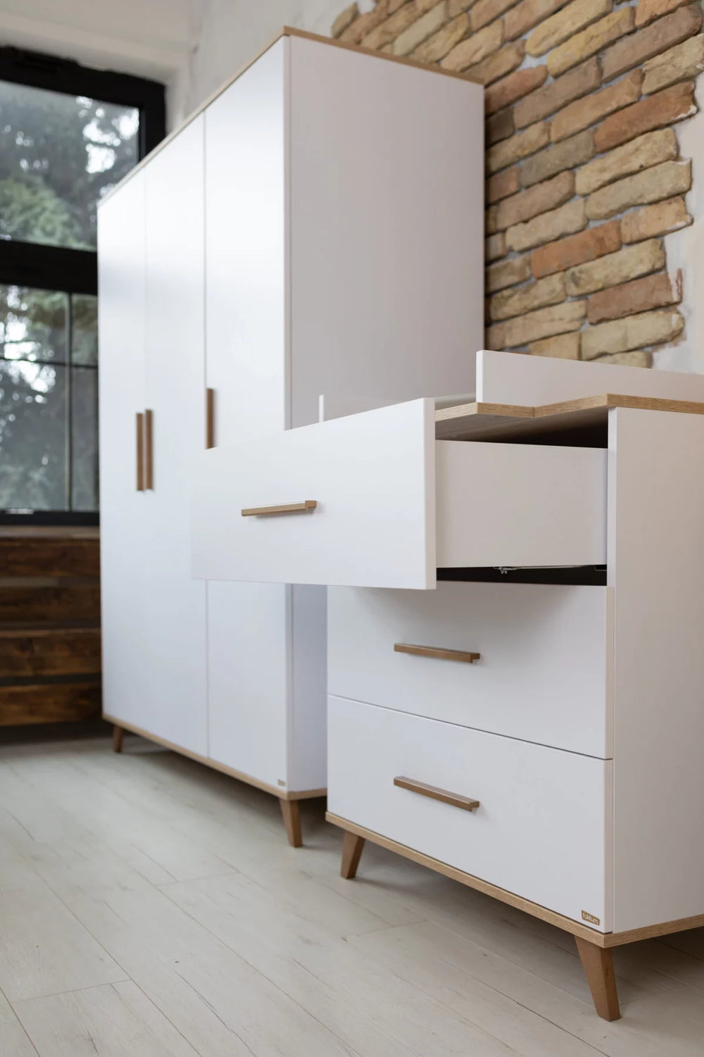 Faktum Flip White & Oak Chest – 3-Drawer Nursery Dresser