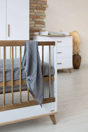 Faktum Flip White & Oak Convertible Baby & Junior Bed – 140×70 cm, Adjustable Mattress Base