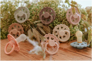 FRIGG Fairytale Latex  Pacifier 6-18M 1-Pack The Snow Queen