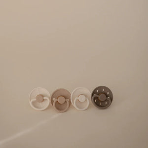 FRIGG Round Silicone Pacifier 0-6M 4-Pack Snowflake Dream