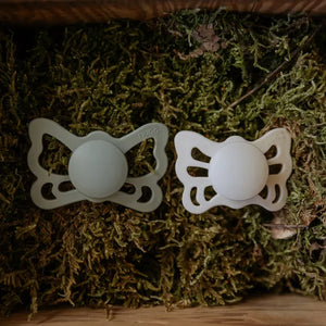 FRIGG Butterfly Silicone Pacifier 0-6M 2 Pack Cream/Sage