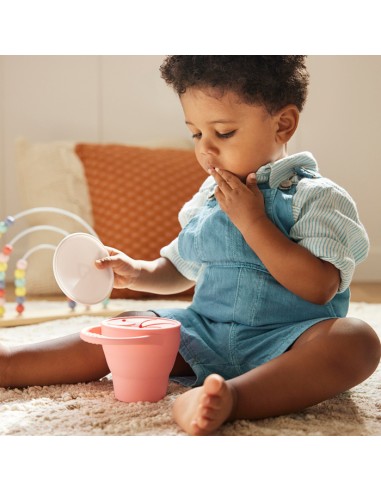 Munchkin C’est Silicone! Collapsible Snack Catcher with Lid Toddler Food Cup